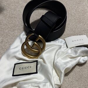 Gucci calfskin Black Leather Belt with Gold GG Buckle